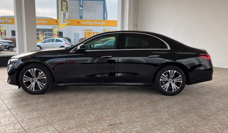 Mercedes-Benz E 220 full