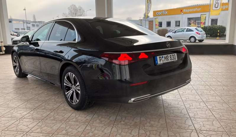 Mercedes-Benz E 220 full