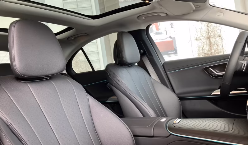 Mercedes-Benz E 220 full